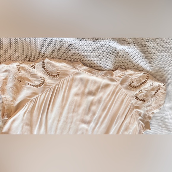 ASTR The Label Embroidered Cream Lace Detail Top Flowy Blouse - Picture 14 of 16